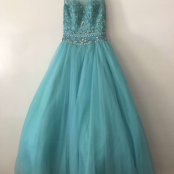 Prom Dress - Picture 3 of 4